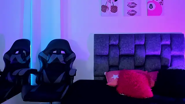 Isabella Moon9 online show from April 2026 12:27:01 PM