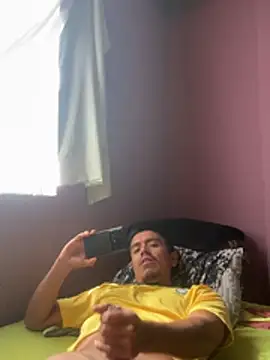 Snapshot of serranoandre chatting on August 2026 03:43:02 PM serranoandre online show from August 2026 03:43:02 PM
