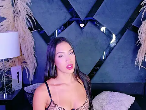 KylieWhitee online show from February 2026 06:07:01 AM