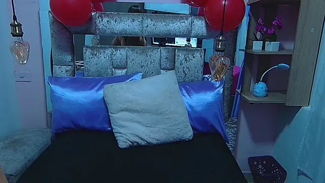 thyara noa online show from February 2026 08:05:01 PM