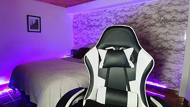 Snapshot of Camila_IRoose chatting on April 2026 01:03:01 AM Camila IRoose online show from April 2026 01:03:01 AM