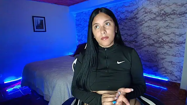 Snapshot of Camila_IRoose chatting on April 2026 09:39:33 PM Camila IRoose online show from April 2026 09:39:33 PM