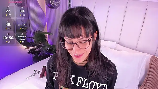ViolettaColinss online show from May 2026 11:40:01 AM