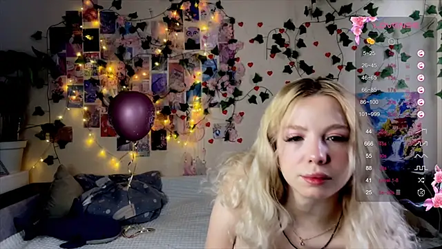 Akari-moon online show from April 2026 05:40:01 AM