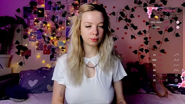 Akari-moon online show from April 2026 03:22:01 AM