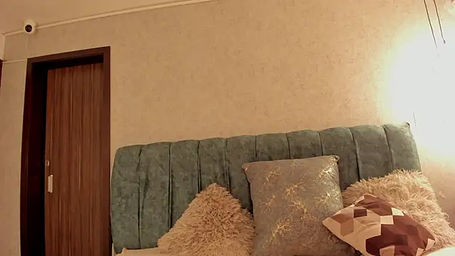 Aleera Walton online show from March 2026 07:30:01 PM