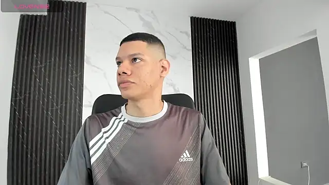 milo cruz  online show from February 2026 02:32:02 PM