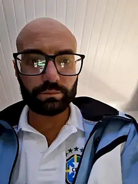 Robsonitj90 online show from June 2026 06:45:01 PM