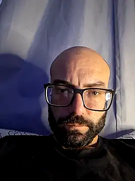 Robsonitj90 online show from June 2026 06:28:01 PM