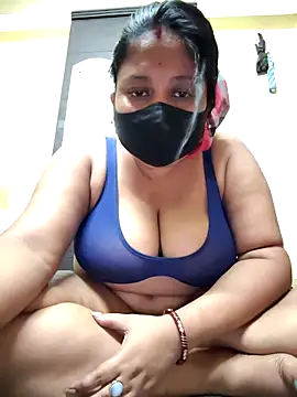 Snapshot of Curvy_Trisha chatting on April 2026 11:17:01 AM Curvy Trisha online show from April 2026 11:17:01 AM