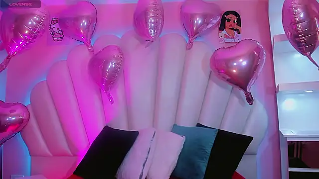 Maia Hotts online show from February 2026 11:48:02 AM