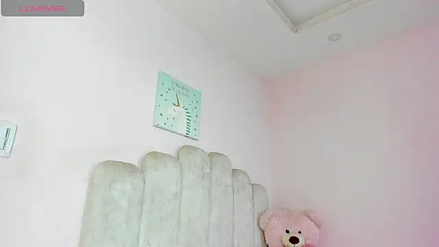 Snapshot of paula_cosioo chatting on April 2026 02:32:02 PM paula cosioo online show from April 2026 02:32:02 PM