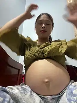 Snapshot of Emxinhka1 chatting on April 2026 03:20:02 PM Emxinhka1 online show from April 2026 03:20:02 PM