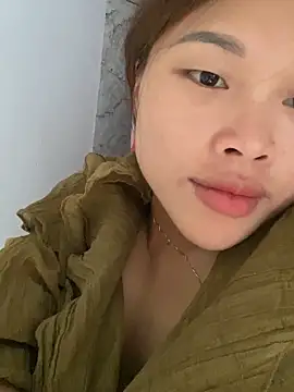 Snapshot of Emxinhka1 chatting on April 2026 04:46:01 AM Emxinhka1 online show from April 2026 04:46:01 AM