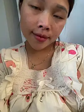 Snapshot of Emxinhka1 chatting on April 2026 08:07:02 AM Emxinhka1 online show from April 2026 08:07:02 AM