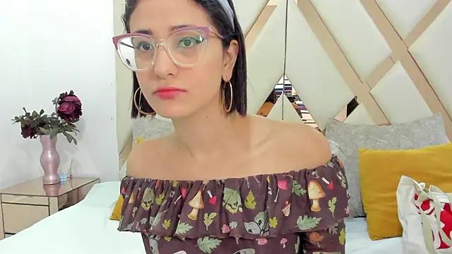 Snapshot of crystalstonee chatting on March 2026 09:01:02 PM crystalstonee online show from March 2026 09:01:02 PM