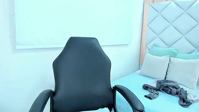 Snapshot of crystalstonee chatting on March 2026 07:42:02 PM crystalstonee online show from March 2026 07:42:02 PM