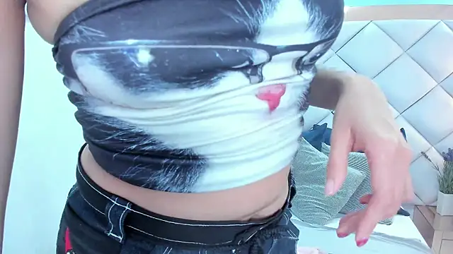 Snapshot of crystalstonee chatting on March 2026 10:26:02 PM crystalstonee online show from March 2026 10:26:02 PM