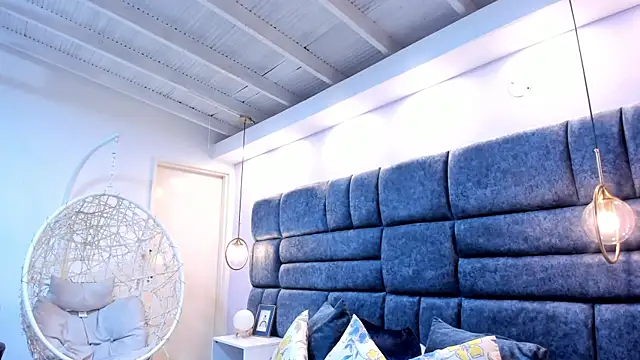 Snapshot of crystalstonee chatting on March 2026 08:09:01 PM crystalstonee online show from March 2026 08:09:01 PM