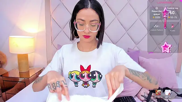 Snapshot of crystalstonee chatting on April 2026 08:39:01 PM crystalstonee online show from April 2026 08:39:01 PM