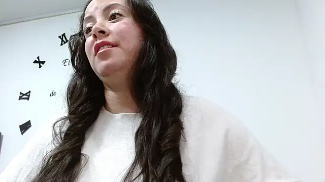 Snapshot of ElaMurray02 chatting on February 2026 01:27:01 PM ElaMurray02 online show from February 2026 01:27:01 PM