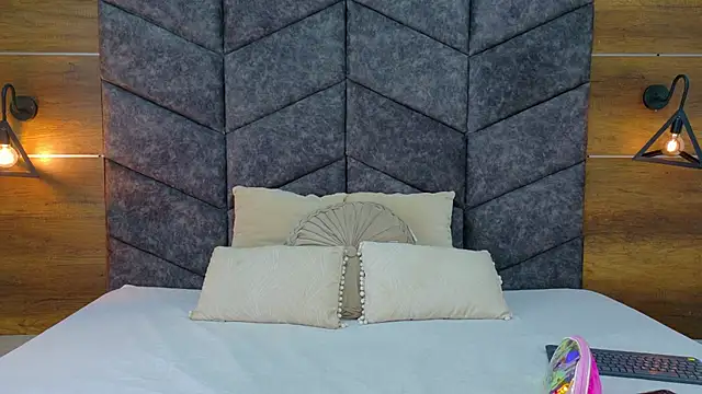 Snapshot of AnnieRouse__ chatting on February 2026 11:44:02 AM AnnieRouse online show from February 2026 11:44:02 AM