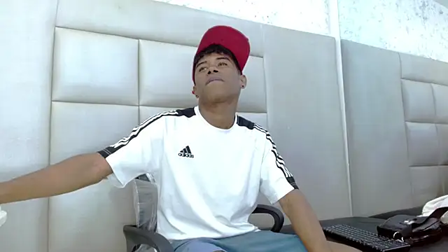 TonnyMarck online show from February 2026 03:15:01 AM