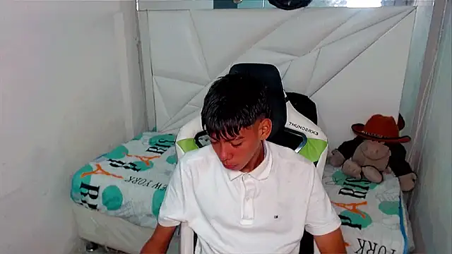 Liarr  online show from March 2026 08:02:02 PM