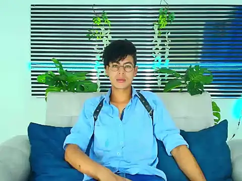 Snapshot of ThiiagoSaeenz chatting on February 2026 01:32:02 PM ThiiagoSaeenz online show from February 2026 01:32:02 PM