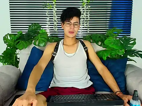 Snapshot of ThiiagoSaeenz chatting on March 2026 04:35:01 PM ThiiagoSaeenz online show from March 2026 04:35:01 PM