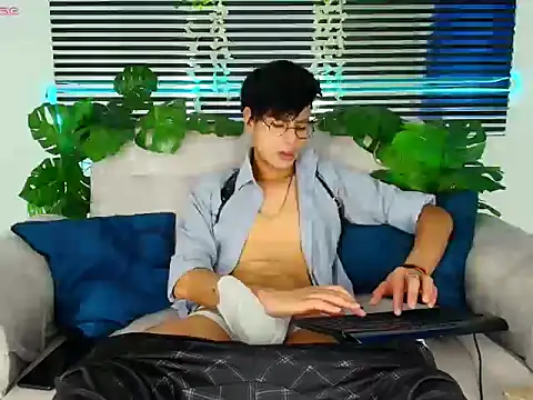 Snapshot of ThiiagoSaeenz chatting on March 2026 03:51:01 PM ThiiagoSaeenz online show from March 2026 03:51:01 PM