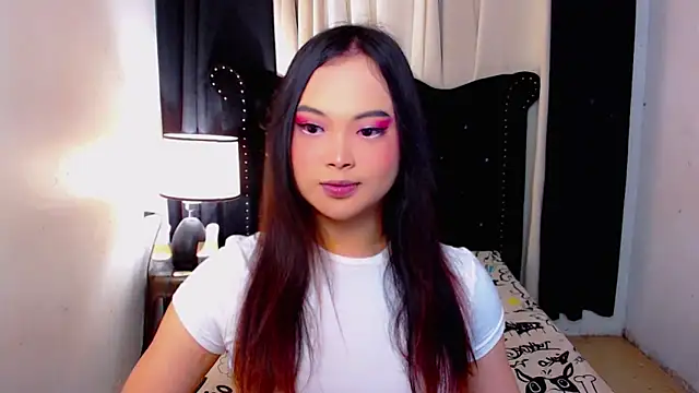 Snapshot of MajesticTransPinayDiva chatting on February 2026 11:51:01 AM MajesticTransPinayDiva online show from February 2026 11:51:01 AM