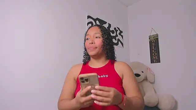 Snapshot of Nia13 chatting on April 2026 06:03:01 AM Nia13 online show from April 2026 06:03:01 AM