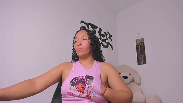 Snapshot of Nia13 chatting on April 2026 05:57:02 AM Nia13 online show from April 2026 05:57:02 AM