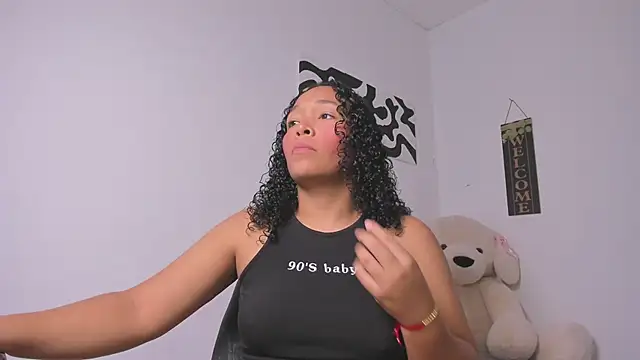 Snapshot of Nia13 chatting on April 2026 12:39:01 AM Nia13 online show from April 2026 12:39:01 AM