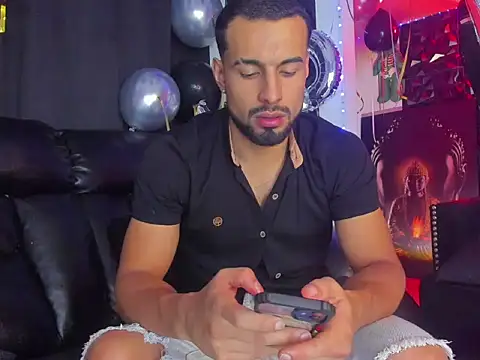 Snapshot of bastian_bigcock chatting on February 2026 03:59:02 AM bastian bigcock online show from February 2026 03:59:02 AM