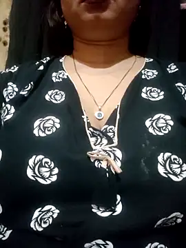 PARI51 online show from April 2026 08:28:02 PM