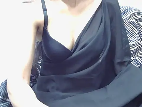 Snapshot of Qute_flora chatting on March 2026 05:41:01 PM Qute flora online show from March 2026 05:41:01 PM