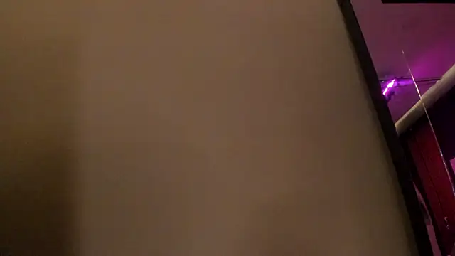 Snapshot of MiaTorres4 chatting on March 2026 04:18:01 AM MiaTorres4 online show from March 2026 04:18:01 AM