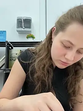 Snapshot of AsynaYuuki chatting on March 2026 06:23:01 PM AsynaYuuki online show from March 2026 06:23:01 PM