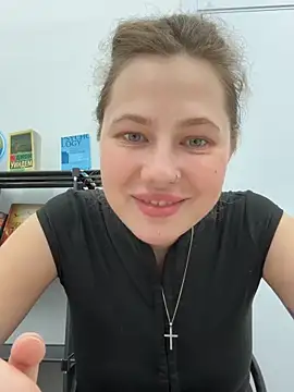 Snapshot of AsynaYuuki chatting on March 2026 06:35:02 PM AsynaYuuki online show from March 2026 06:35:02 PM