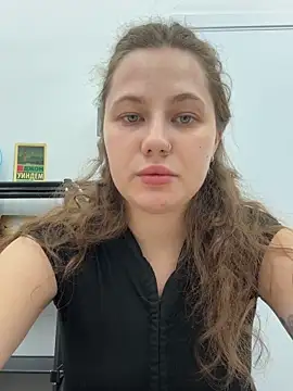 Snapshot of AsynaYuuki chatting on April 2026 06:49:02 PM AsynaYuuki online show from April 2026 06:49:02 PM