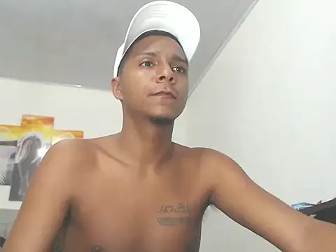 Snapshot of hotboyluxe chatting on February 2026 06:25:01 PM hotboyluxe online show from February 2026 06:25:01 PM