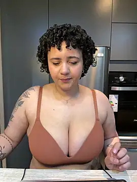 BabyChanntal online show from February 2026 12:56:02 PM