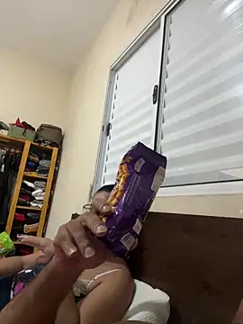 Snapshot of Renataalves chatting on March 2026 04:34:02 AM Renataalves online show from March 2026 04:34:02 AM