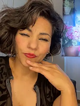 eva luz online show from June 2026 02:33:01 PM