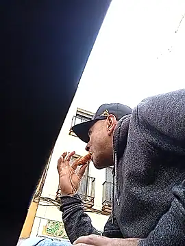 Snapshot of yoahotpetrafiery chatting on April 2026 01:09:02 PM yoahotpetrafiery online show from April 2026 01:09:02 PM