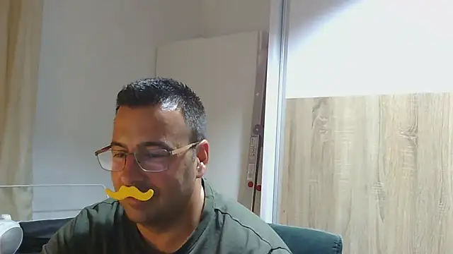 Snapshot of VanillaTime78-Jorge chatting on May 2026 09:32:02 PM VanillaTime78-Jorge online show from May 2026 09:32:02 PM