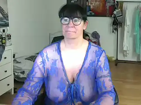 Sylly online show from February 2025 07:31:01 AM