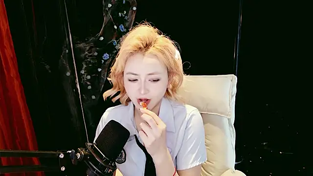 Snapshot of Lady-Mia777 chatting on February 2026 12:32:02 PM Lady-Mia777 online show from February 2026 12:32:02 PM